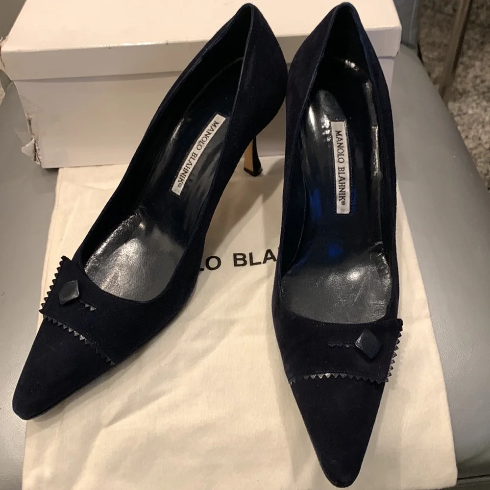 Manolo Blahnik Navy blue suede shoes - Picture 8 of 8